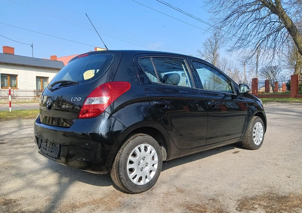 Hyundai i20 cena 14700 przebieg: 154640, rok produkcji 2012 z Gostynin małe 211